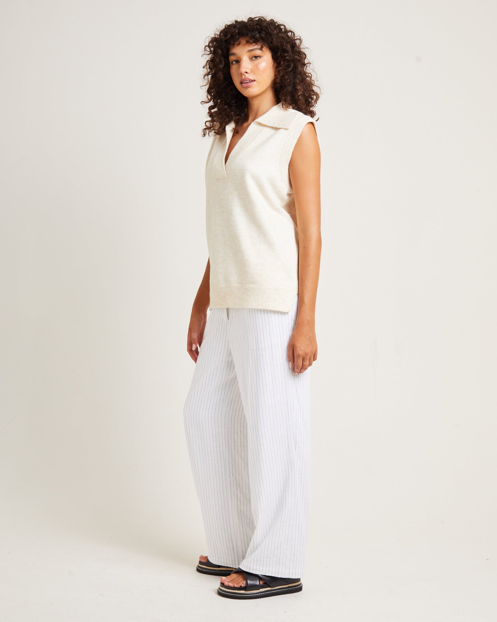 Premium Avari Knit Vest in Oat