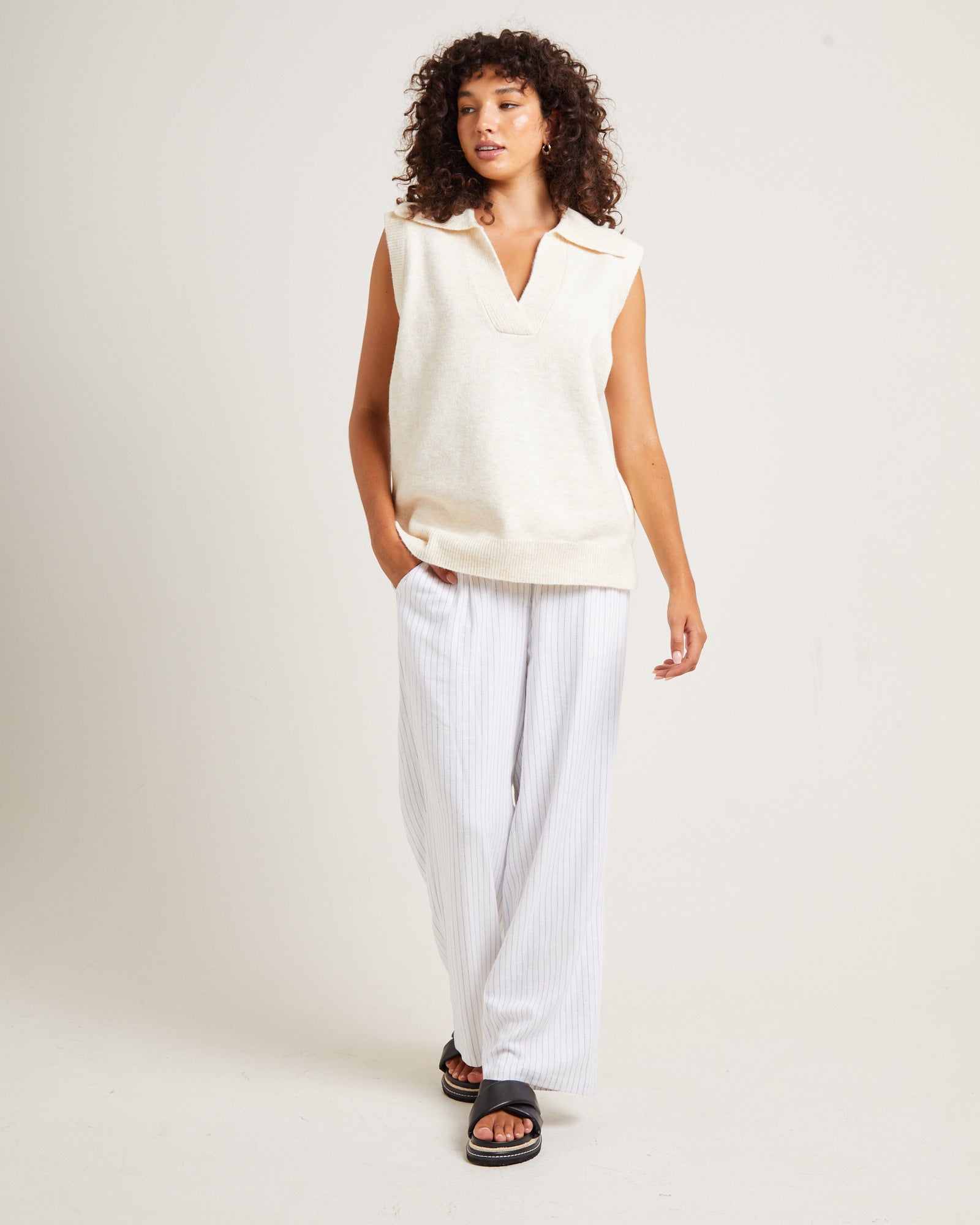 Premium Avari Knit Vest in Oat